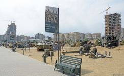 Ziyarətçilər Hərbi Qənimətlər Parkında Ordumuzun gücünü öz gözləri ilə görürlər (FOTOREPORTAJ)