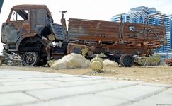 Ziyarətçilər Hərbi Qənimətlər Parkında Ordumuzun gücünü öz gözləri ilə görürlər (FOTOREPORTAJ)