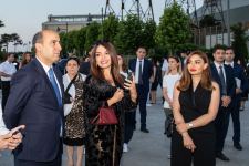 Bakı Dənizkənarı Bulvarda NARGIS Nəşriyyat evinin “Reduce, Reuse, Recycle, Respect” sərgisi açıldı (FOTO/VİDEO)