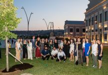 Bakı Dənizkənarı Bulvarda NARGIS Nəşriyyat evinin “Reduce, Reuse, Recycle, Respect” sərgisi açıldı (FOTO/VİDEO)