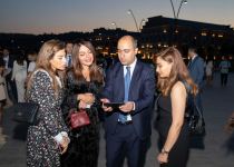 Bakı Dənizkənarı Bulvarda NARGIS Nəşriyyat evinin “Reduce, Reuse, Recycle, Respect” sərgisi açıldı (FOTO/VİDEO)