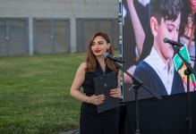 Bakı Dənizkənarı Bulvarda NARGIS Nəşriyyat evinin “Reduce, Reuse, Recycle, Respect” sərgisi açıldı (FOTO/VİDEO)