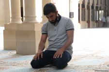 Məscidə namaz qılmağa gələnlərin hamısında COVİD-19 pasportu var – Axund (FOTO)