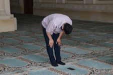 Məscidə namaz qılmağa gələnlərin hamısında COVİD-19 pasportu var – Axund (FOTO)