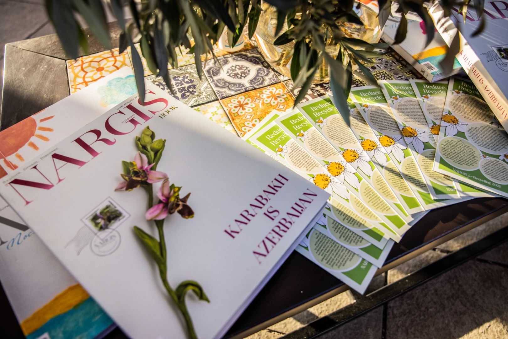 Bakı Dənizkənarı Bulvarda NARGIS Nəşriyyat evinin “Reduce, Reuse, Recycle, Respect” sərgisi açıldı (FOTO/VİDEO)