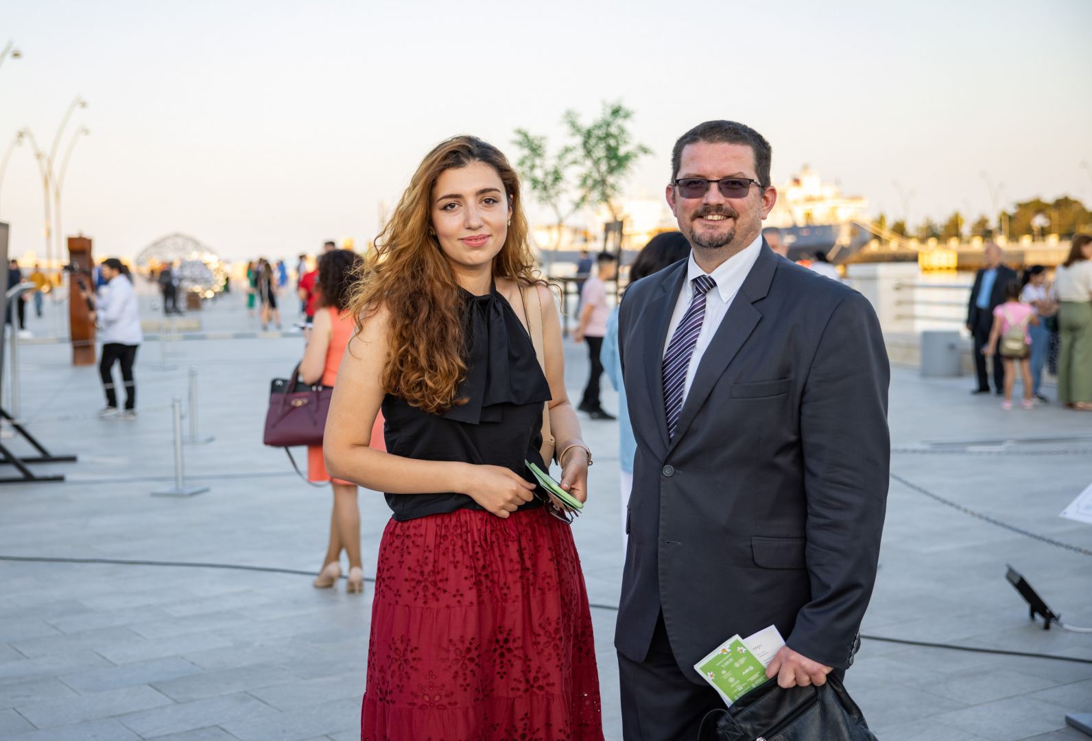 Bakı Dənizkənarı Bulvarda NARGIS Nəşriyyat evinin “Reduce, Reuse, Recycle, Respect” sərgisi açıldı (FOTO/VİDEO)