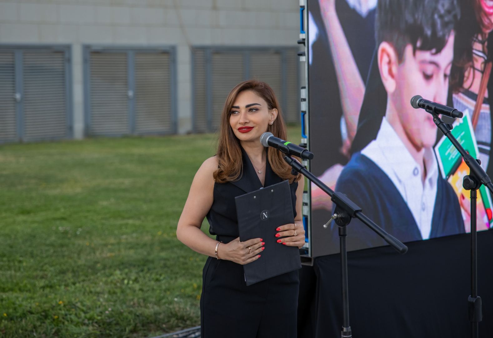 Bakı Dənizkənarı Bulvarda NARGIS Nəşriyyat evinin “Reduce, Reuse, Recycle, Respect” sərgisi açıldı (FOTO/VİDEO)