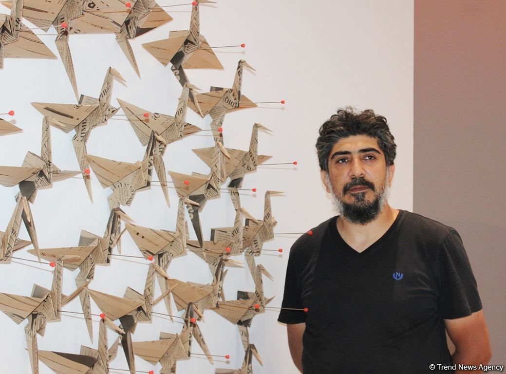 YARAT Rəşad Ələkbərovun yeni "Özünsən!" adlı fərdi sərgisini təqdim etdi (FOTO)