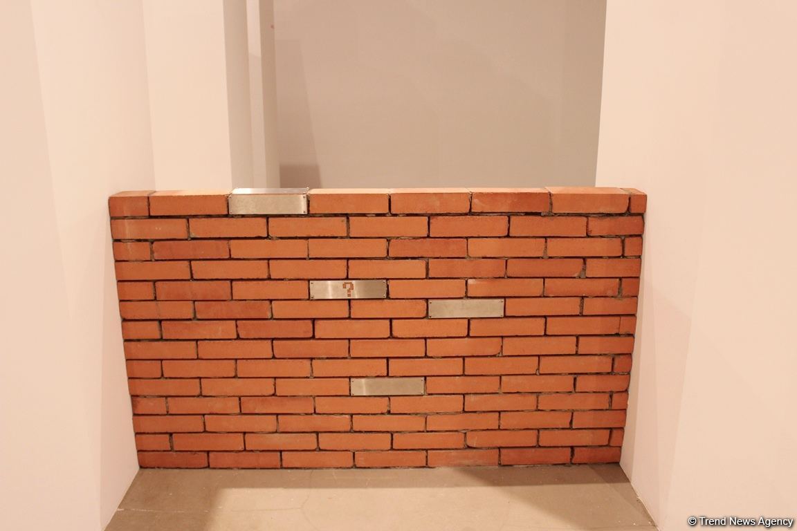 YARAT Rəşad Ələkbərovun yeni "Özünsən!" adlı fərdi sərgisini təqdim etdi (FOTO)