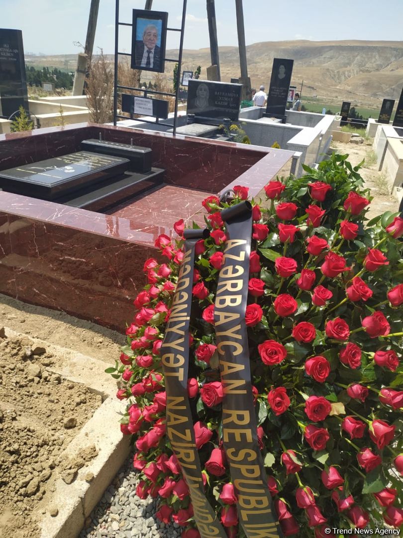 Xalq artisti Ramiz Əzizbəyli dəfn olunub (FOTO)