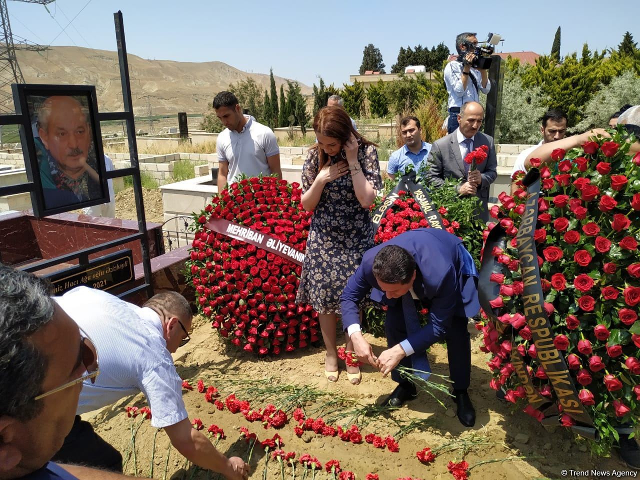 Xalq artisti Ramiz Əzizbəyli dəfn olunub (FOTO)