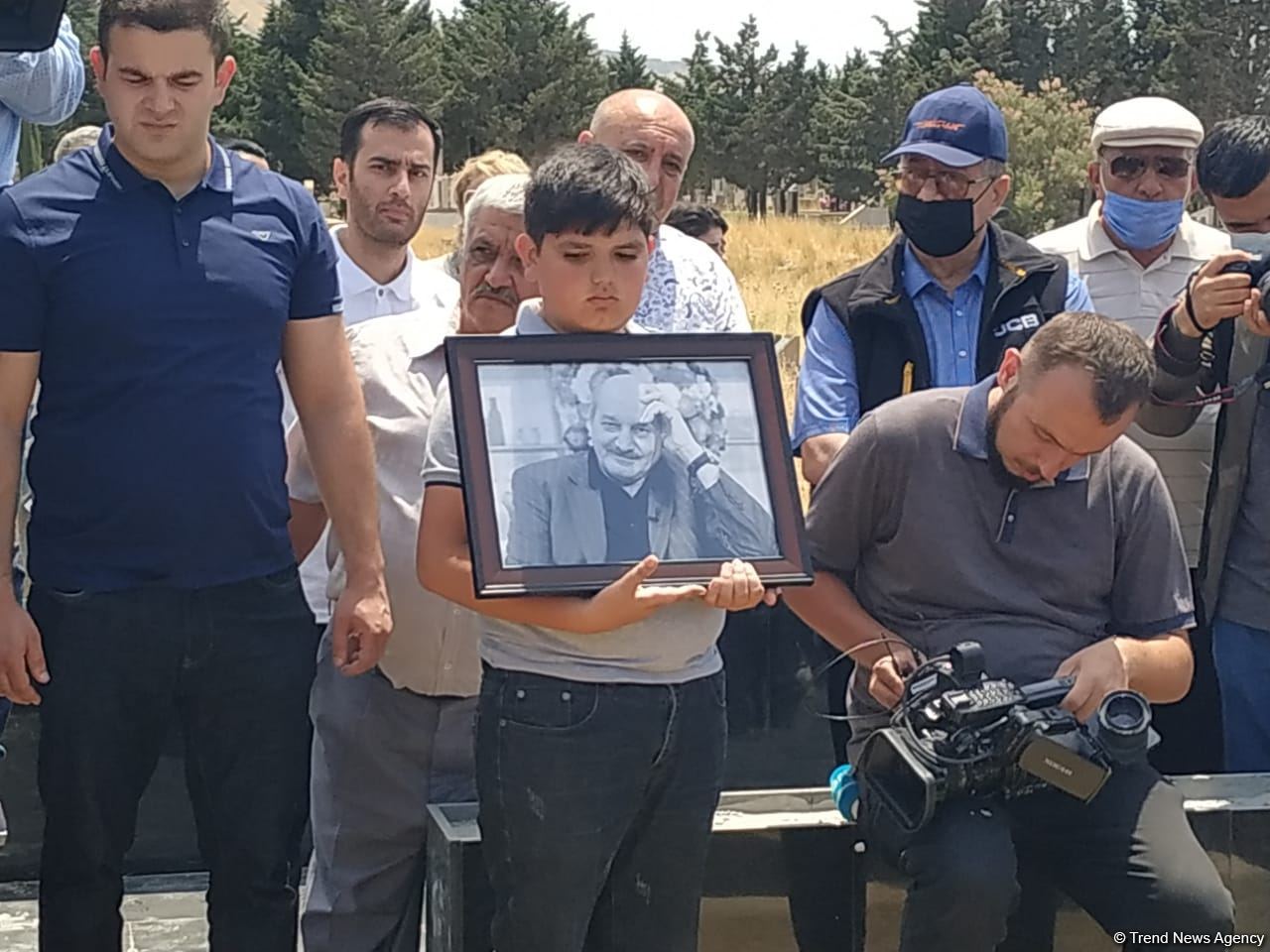 Xalq artisti Ramiz Əzizbəyli dəfn olunub (FOTO)