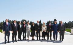 Prezident İlham Əliyev on ölkənin Azərbaycanda yeni təyin olunmuş qeyri-rezident səfirlərinin etimadnamələrini qəbul edib (FOTO) (YENİLƏNİB)