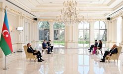 Prezident İlham Əliyev İtaliyanın Azərbaycanda yeni təyin olunmuş səfirinin etimadnaməsini qəbul edib (FOTO) (YENİLƏNİB)