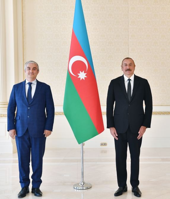 Prezident İlham Əliyev on ölkənin Azərbaycanda yeni təyin olunmuş qeyri-rezident səfirlərinin etimadnamələrini qəbul edib (FOTO) (YENİLƏNİB)