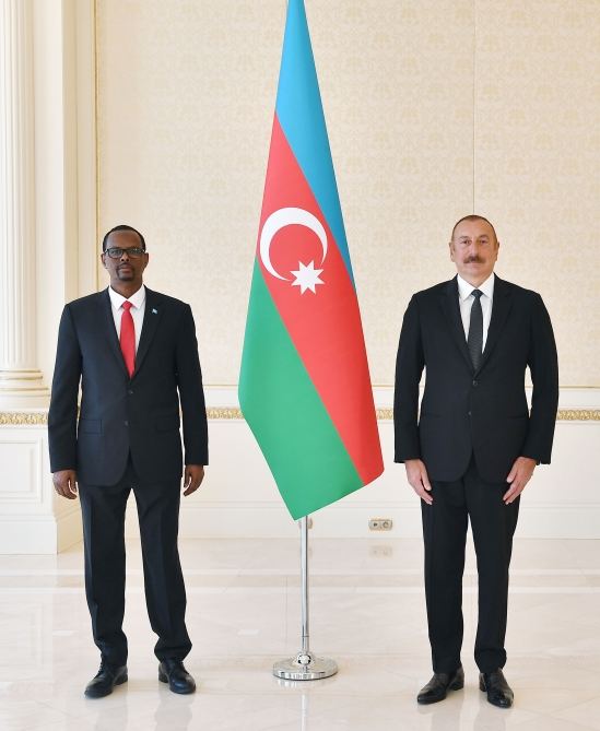 Prezident İlham Əliyev on ölkənin Azərbaycanda yeni təyin olunmuş qeyri-rezident səfirlərinin etimadnamələrini qəbul edib (FOTO) (YENİLƏNİB)