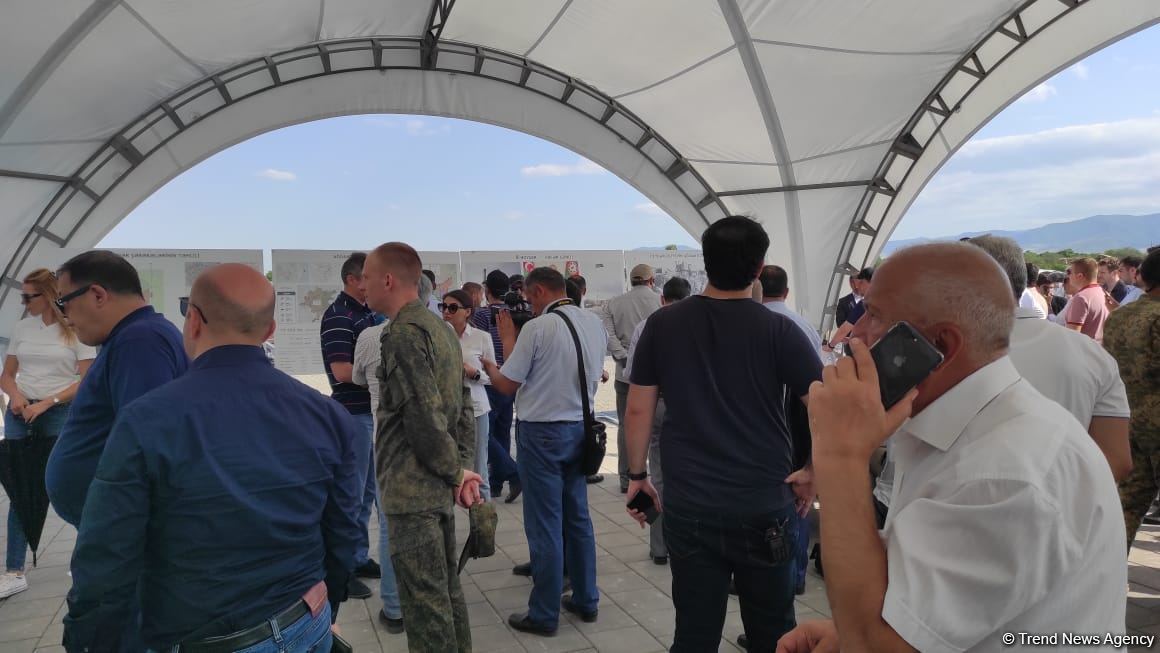 Xarici diplomatik nümayəndələr Ağdamda "Ağıllı kənd", "Ağıllı şəhər" layihələri ilə tanış olublar (FOTO)