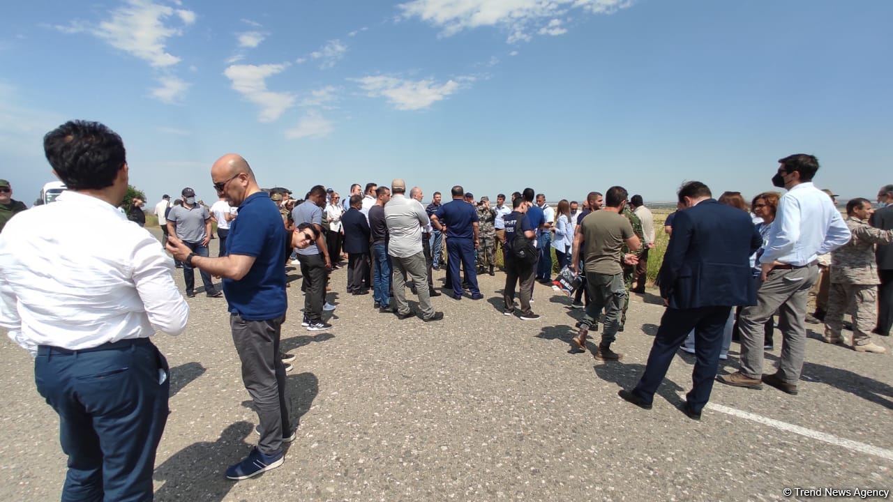 Diplomatik korpus nümayəndələrinin Ağdama səfəri başlayıb (FOTO)