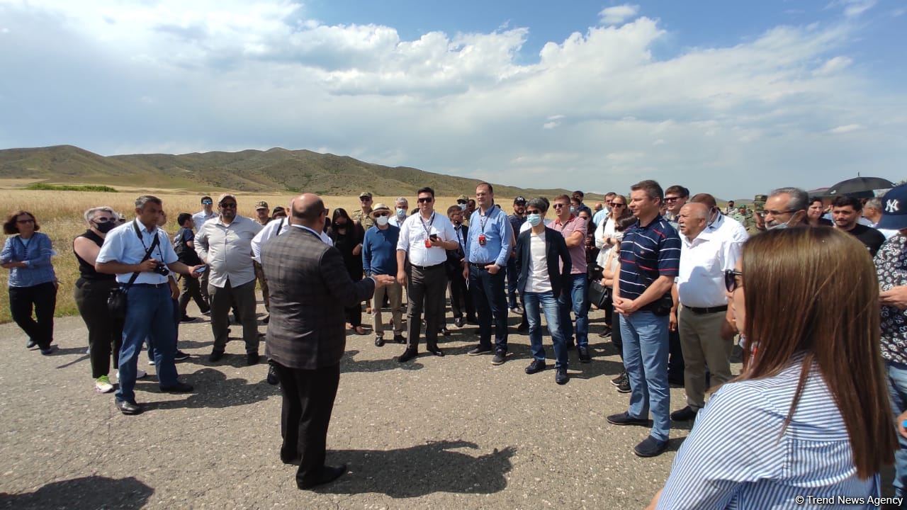 Diplomatik korpus nümayəndələrinin Ağdama səfəri başlayıb (FOTO)