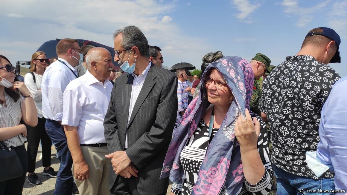 Diplomatik korpus nümayəndələrinin Ağdama səfəri başlayıb (FOTO)