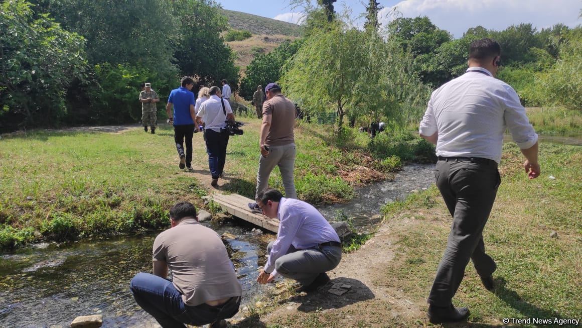 Xarici diplomatlar Ağdamda Dağüstü parkın salınacağı ərazidə və Şahbulaq qalasında olublar (FOTO)