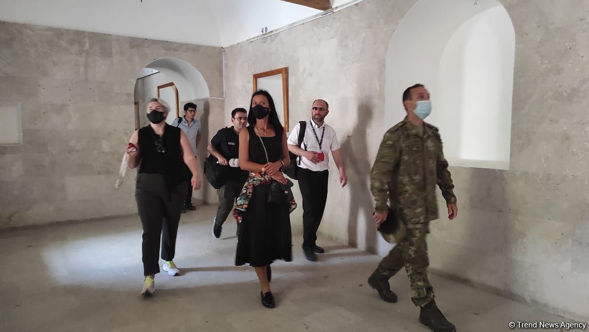 Xarici diplomatlar Ağdamda Dağüstü parkın salınacağı ərazidə və Şahbulaq qalasında olublar (FOTO)