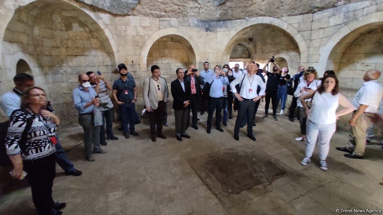 Diplomatik korpus nümayəndələrinin Ağdama səfəri başlayıb (FOTO)