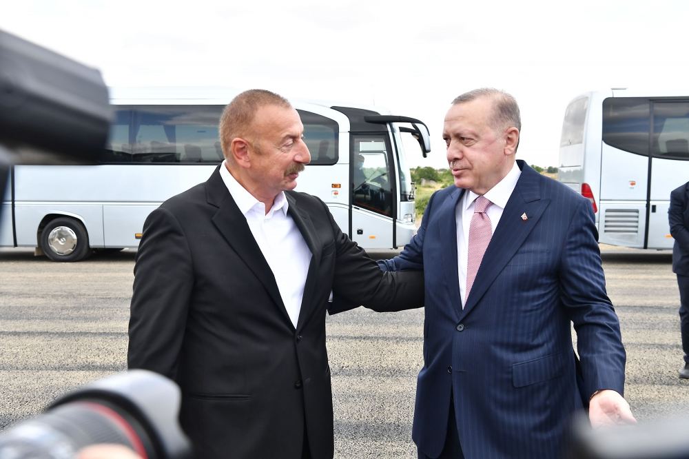 Prezident İlham Əliyev Türkiyə Prezidenti Rəcəb Tayyib Ərdoğanı Füzuli rayonunda qarşılayıb (FOTO/VİDEO) (YENİLƏNİB)