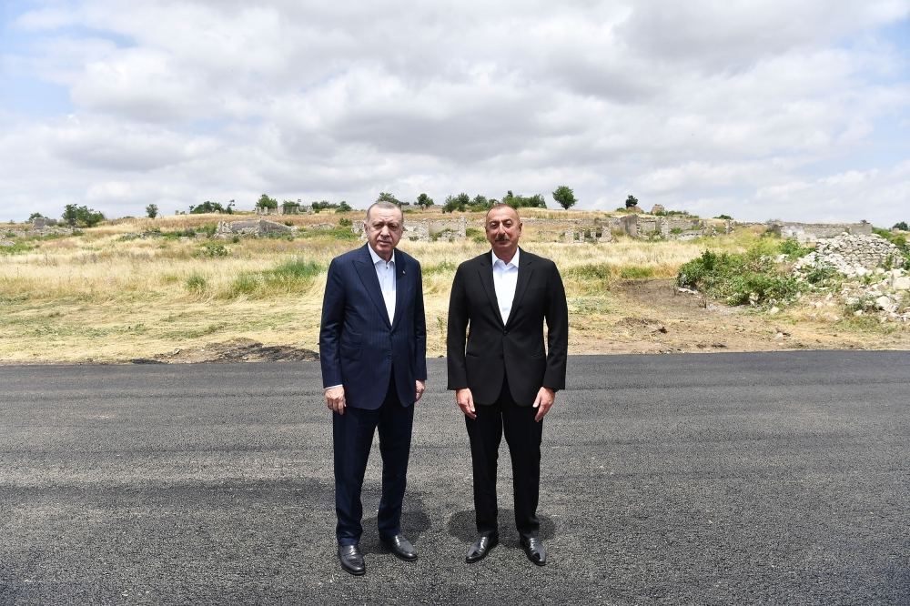 Prezident İlham Əliyev Türkiyə Prezidenti Rəcəb Tayyib Ərdoğanı Füzuli rayonunda qarşılayıb (FOTO/VİDEO) (YENİLƏNİB)