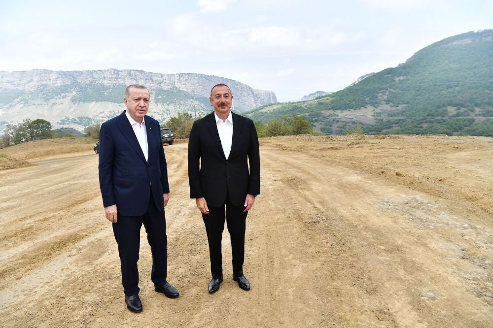 Prezident İlham Əliyev Türkiyə Prezidenti Rəcəb Tayyib Ərdoğanı Füzuli rayonunda qarşılayıb (FOTO/VİDEO) (YENİLƏNİB)