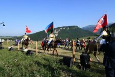 Azərbaycan və Türkiyə Prezidentləri xanımları ilə birlikdə Heydər Əliyev Fondunun təşkil etdiyi “Musiqi irsi və Qarabağ atları Cıdır düzündə” adlı kompozisiyanın təqdimatında iştirak ediblər (FOTO/VİDEO)