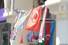 Bakıda azarkeşlər Türkiyənin oyununu gözləyir (FOTOSESSİYA)