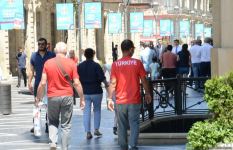 Bakıda azarkeşlər Türkiyənin oyununu gözləyir (FOTOSESSİYA)