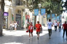 Bakıda azarkeşlər Türkiyənin oyununu gözləyir (FOTOSESSİYA)