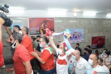 Bakıda azarkeşlər Türkiyənin oyununa yollanırlar (FOTOSESSİYA)