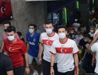 Bakıda azarkeşlər Türkiyənin oyununa yollanırlar (FOTOSESSİYA)