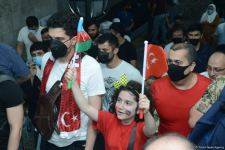 Bakıda azarkeşlər Türkiyənin oyununa yollanırlar (FOTOSESSİYA)