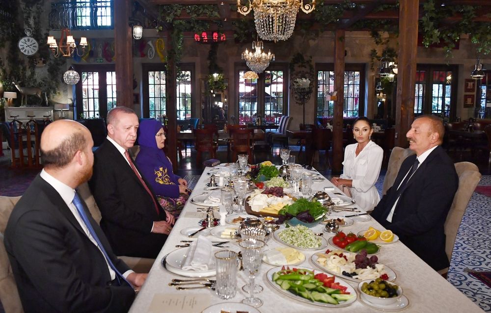 Prezident İlham Əliyevin və birinci xanım Mehriban Əliyevanın adından Ərdoğan və xanımının şərəfinə nahar verilib (FOTO) (YENİLƏNİB)