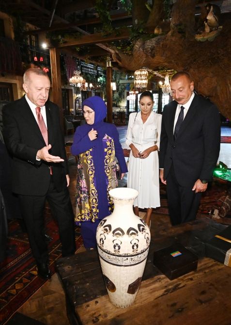 Prezident İlham Əliyevin və birinci xanım Mehriban Əliyevanın adından Ərdoğan və xanımının şərəfinə nahar verilib (FOTO) (YENİLƏNİB)