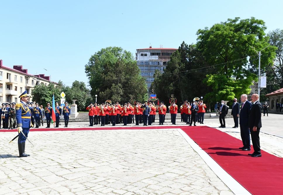 Şuşada Türkiyə Prezidenti Rəcəb Tayyib Ərdoğanın rəsmi qarşılanma mərasimi olub - Tarixi GÖRÜŞ (YENİLƏNİB) (FOTO/VİDEO)