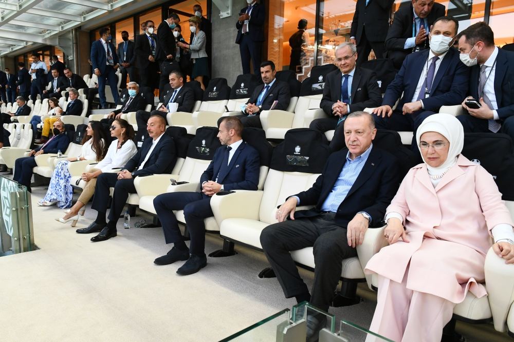Azərbaycan və Türkiyə prezidentləri Türkiyə-Uels oyununa baxıblar (FOTO/VİDEO) (YENİLƏNİB)