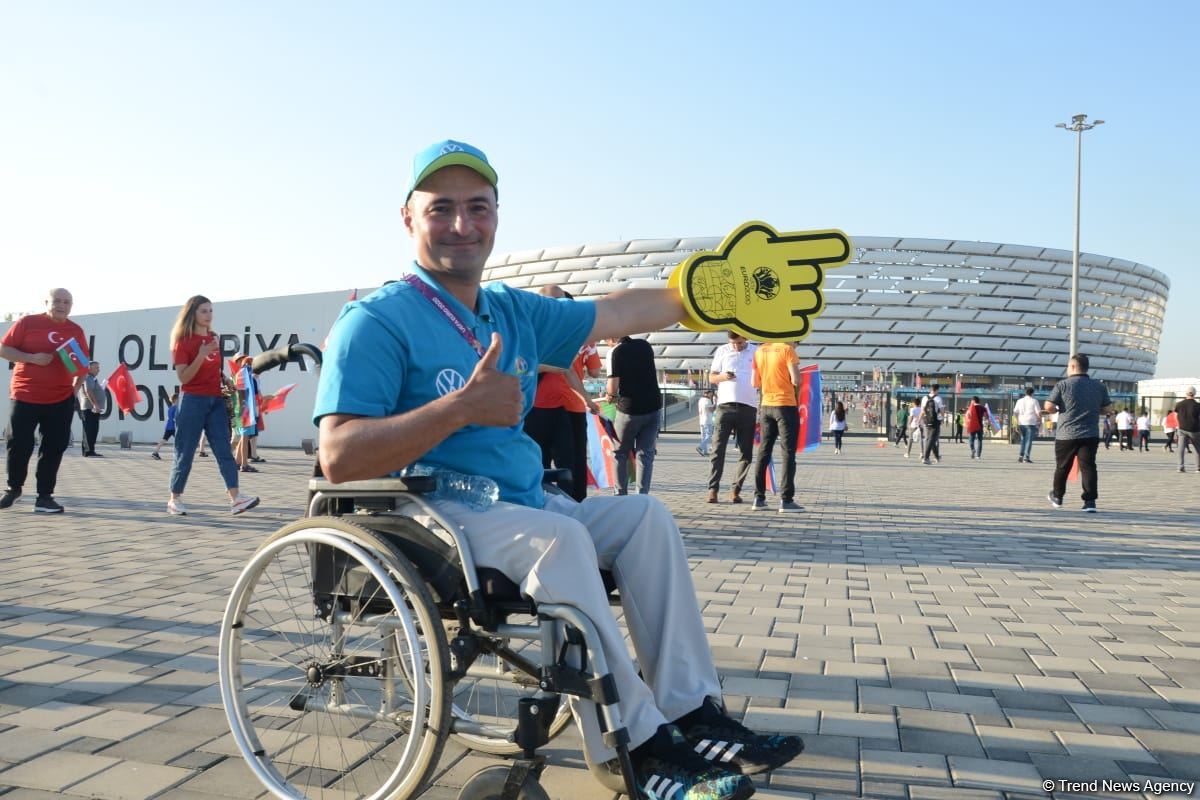 Bakıda azarkeşlər Türkiyənin oyununa yollanırlar (FOTOSESSİYA)