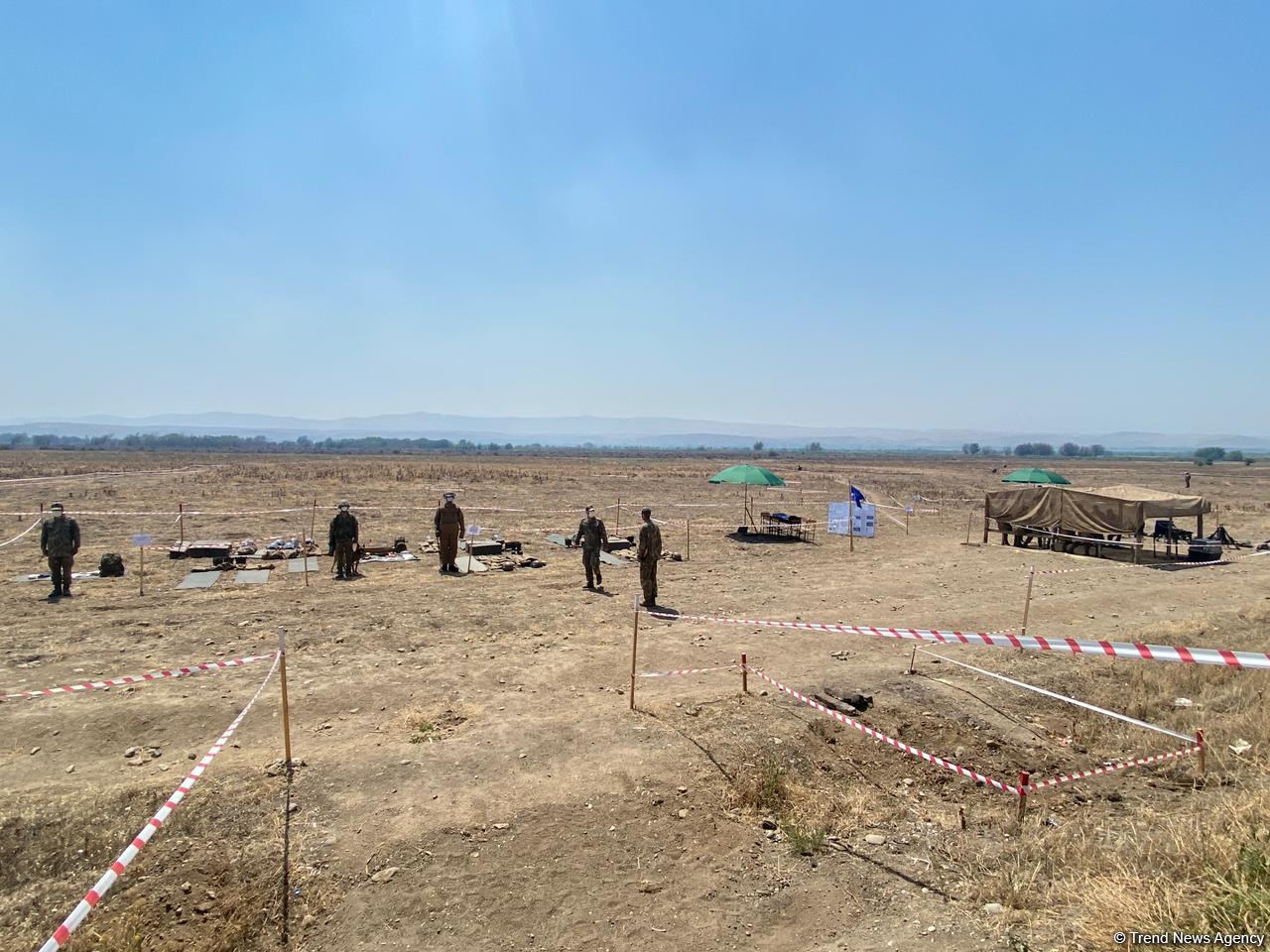 Füzuli minalardan belə təmizlənir (FOTO)
