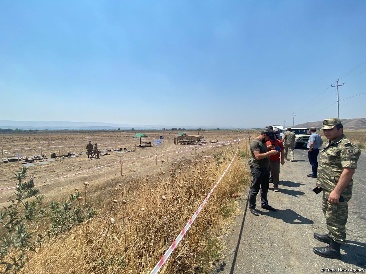 Füzuli minalardan belə təmizlənir (FOTO)