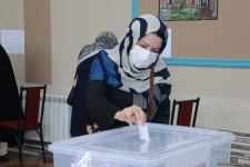 Azərbaycanda yaşayan İran vətəndaşları prezident seçkilərində səs verir (FOTO)