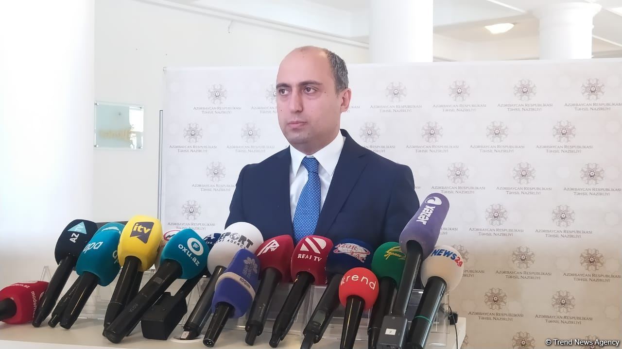 Təhsil naziri tələbələrin təhsil kreditləri ilə bağlı sualları cavablandırıb (VİDEO)