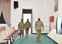 Prezident İlham Əliyev yeni hərbi şəhərcikdə və hərbi qulluqçuların ailələri üçün nəzərdə tutulmuş xidməti mənzillərdə yaradılan şəraitlə tanış olub (FOTO/VİDEO) (YENİLƏNİB)