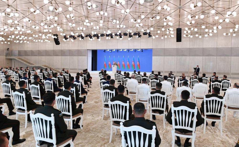 Prezident İlham Əliyev Silahlı Qüvvələr Günü münasibətilə Azərbaycan Ordusunun rəhbər və şəxsi heyətinin bir qrupu ilə görüşüb (FOTO/VİDEO) (YENİLƏNİB)