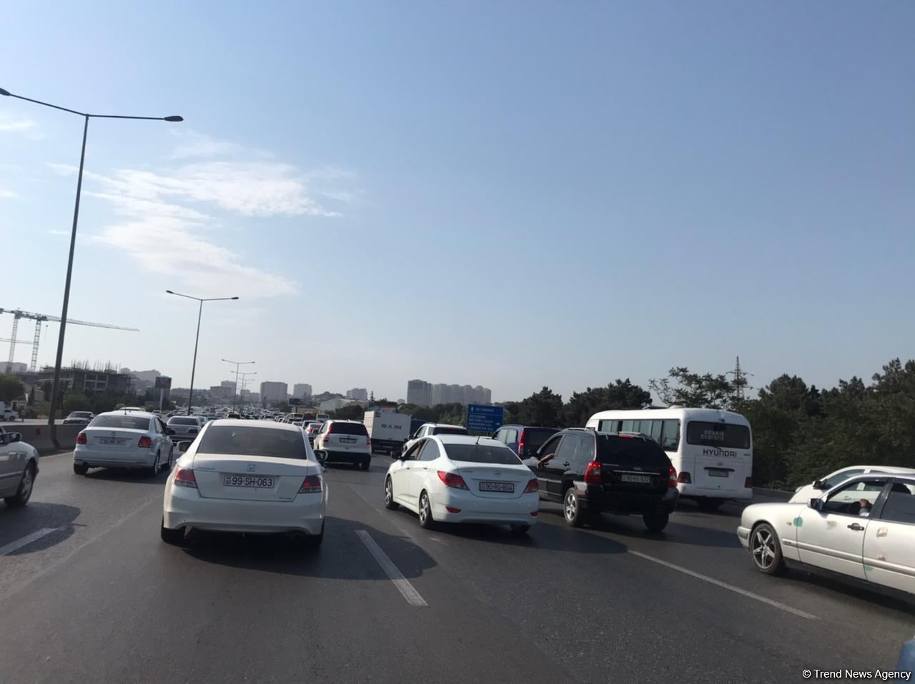 Bakı-Sumqayıt yolunda uzun tıxac yaranıb (FOTO)