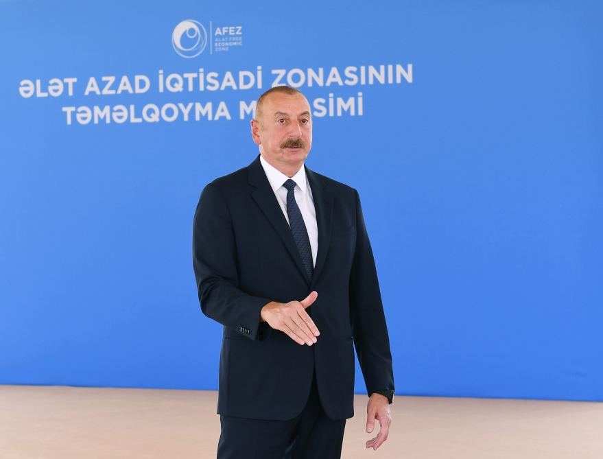 Prezident İlham Əliyev Ələt Azad İqtisadi Zonasının təməlini qoyub, Azərbaycan Televiziyasına müsahibə verib (FOTO/VİDEO)